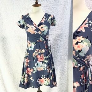 SOLD 🌴 Beautiful Derek Heart Floral Wrap Dress